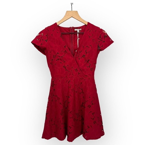 Black Swan Women's Lace Fit & Flare Knee Length Dress Red Size XS - Picture 1 of 10